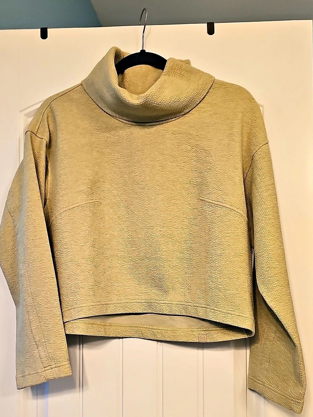 lululemon Textured Funnel-Neck Pullover Light lime color XS/S